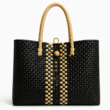 Cookies & Cream Gals Bag – A bold contrast of black and cream tones, delivering a sophisticated yet modern look. Rich, smooth, and effortlessly chic. 